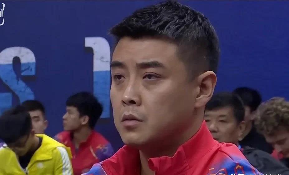 爱游戏-包含费德勒迎来二十赛季出色发挥，RNG观众热烈欢呼！赛场气氛高涨的词条