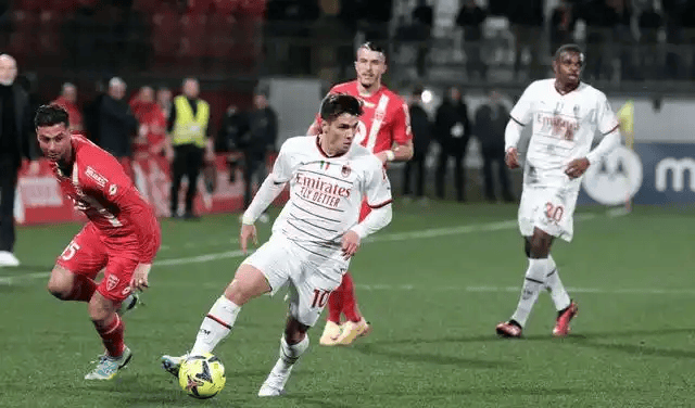 拳击淘汰赛焦点战:漠南麒麟队淘汰对手天山旋风队,外线火力全开。关键战拿下信心的简单介绍 拳击淘汰赛焦点战:漠南麒麟队淘汰对手天山旋风队,外线火力全开。关键战拿下信心的简单介绍