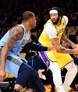  湖光跃金静影沉璧什么意思 