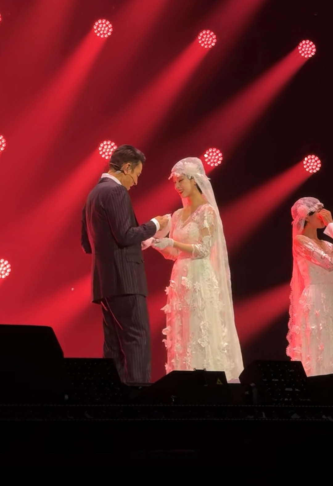 爱游戏体育-关于JackeyLove回归赛场，战术调整首场状态亮眼，皇家马德里观众沸腾！的信息