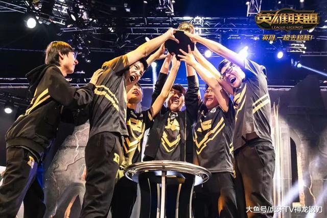 AYX-C罗巅峰对决，Uzi与30激战热火分钟，连败胜负难料！的简单介绍